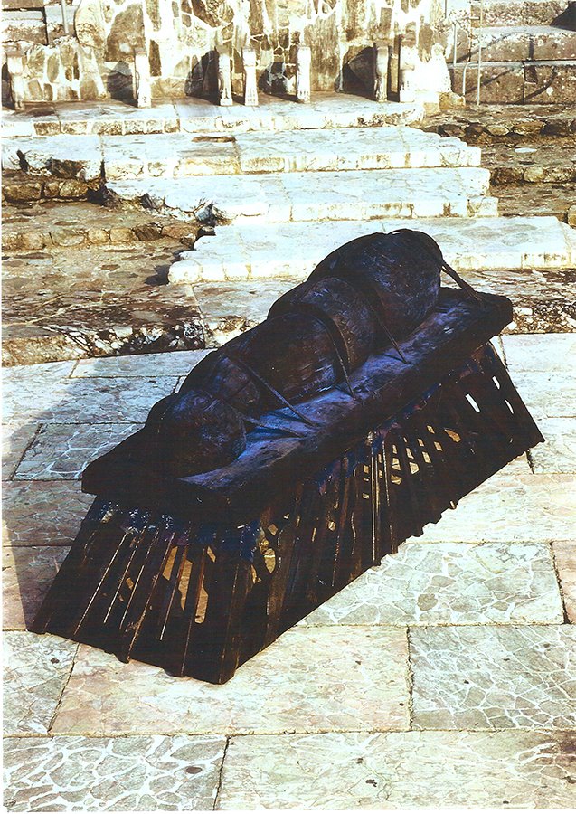 Gisembre de Maurienne 1984 1000x2450x840 bois de mélèze, ligatures nylon et fil d'acier photo H.Hugues